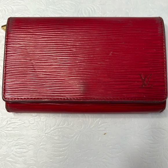 Authentic Louis Vuitton Epi Tresor Wallet - Picture 3 of 15